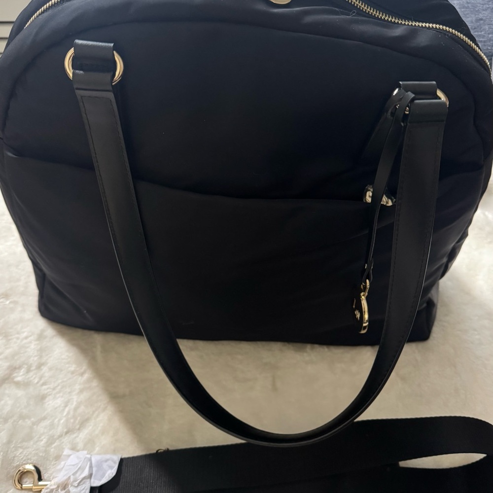 Lo & Sons medium O.G. In black with gold hardware and gray interior. - Picture 2 of 6